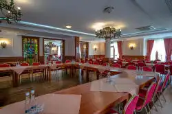 Столовая со смежными столами – другой взгляд